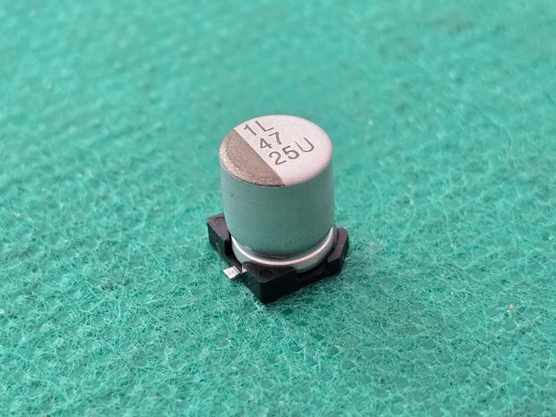 Imagem de 100x Capacitor Eletrolitico 47uf/25v Smd 105º 6,3x7,7mm