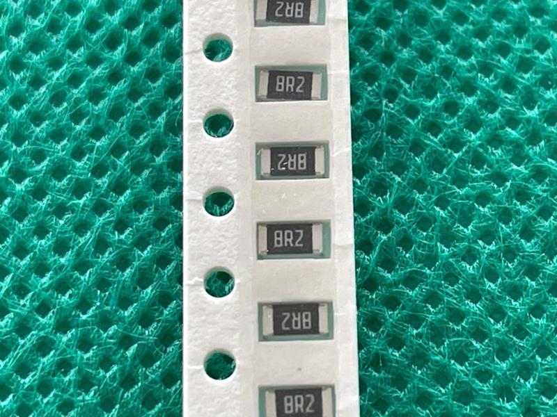 Imagem de 100x Resistor 8r2 1206 5% Smd 1,6x3,2mm