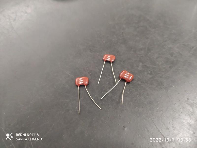 10x Capacitor Mica Prata 110pf/100v 5% Icl Imagem de 10x Capacitor Mica Prata 110pf/100v 5% Icl