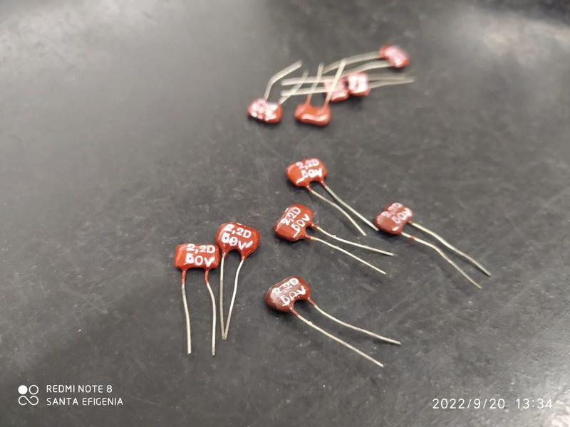 10x Capacitor Mica Prata 2,2pf/50v Tolerancia 0,5pf Icl Imagem de 10x Capacitor Mica Prata 2,2pf/50v Tolerancia 0,5pf Icl