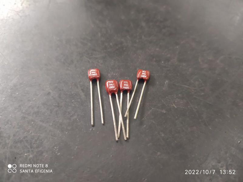 10x capacitor Mica Prata 24pf/100v 5% Cm00 Icl Imagem de 10x capacitor Mica Prata 24pf/100v 5% Cm00 Icl