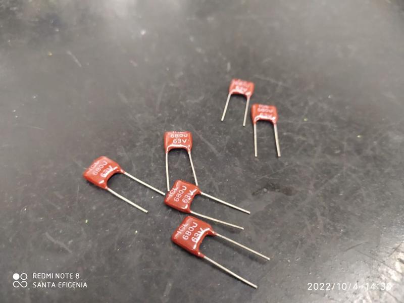 10x Capacitor Mica Prata 680pf/63v 5% Icl Imagem de 10x Capacitor Mica Prata 680pf/63v 5% Icl