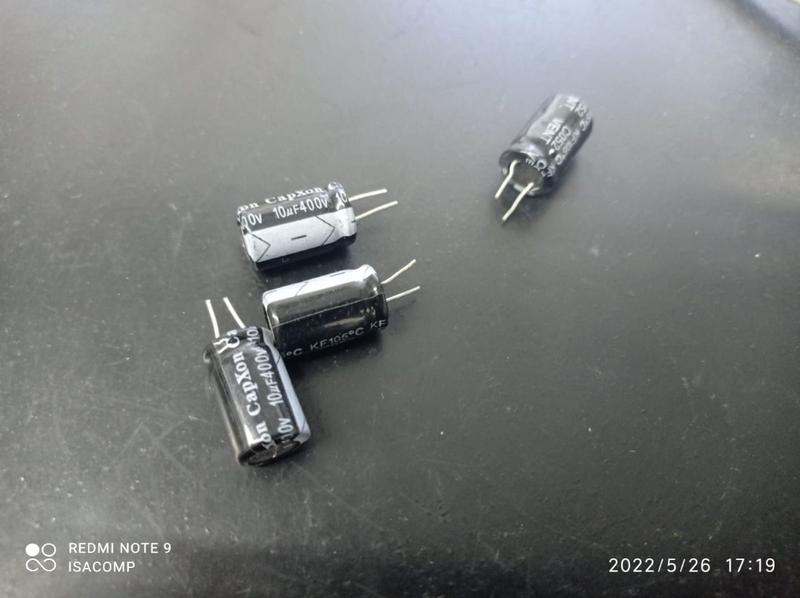 1x Capacitor Eletrolítico 10uf/400v 105 10x16mm Pre - Capxon Imagem de 1x Capacitor Eletrolítico 10uf/400v 105 10x16mm Pre