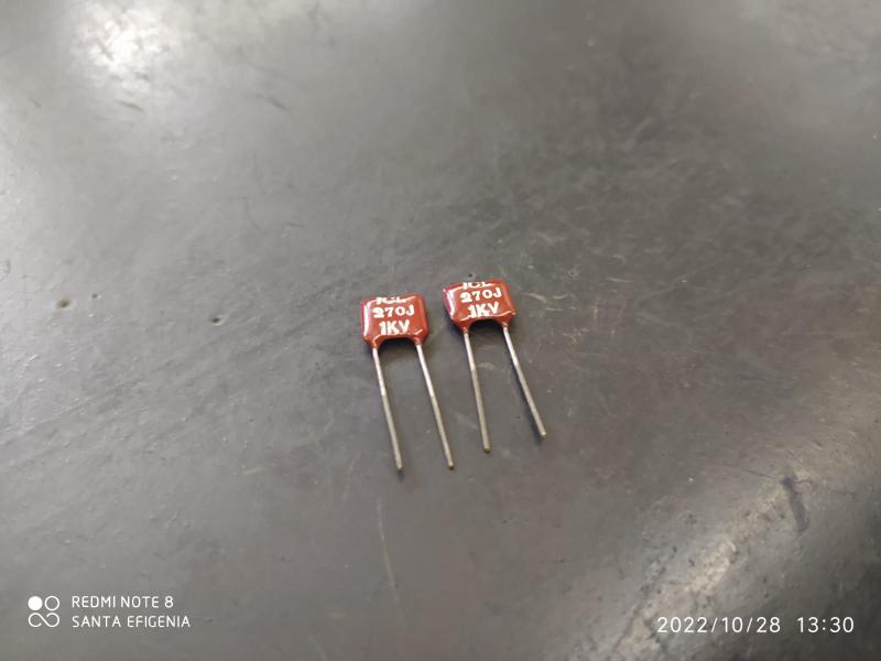 Imagem de 1x Capacitor Mica Prata 270pf/1kv 5% Cm1 Icl