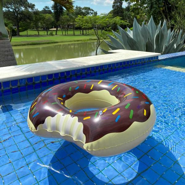 Imagem de 2 Boias de Donuts Forma Redonda Apoio Piscina Calor Feliz