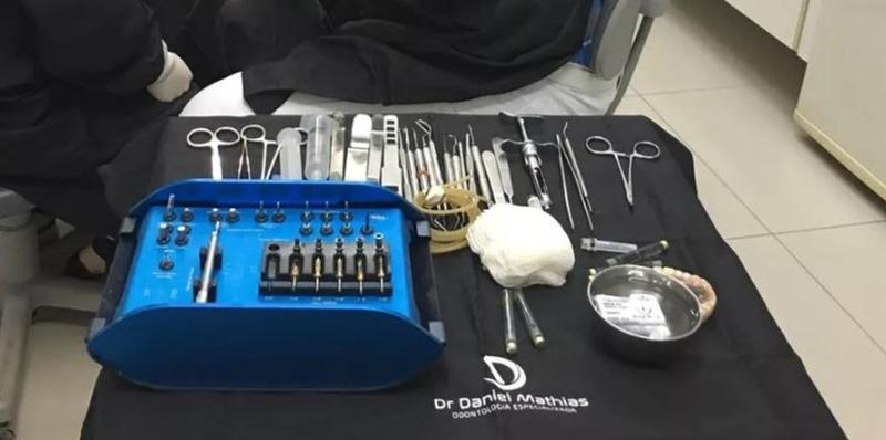 2 Campos Cirúrgicos Pretos de Instrumentos de Brim leve 100% algodão de medidas 60 cm x 80 Cm. - Vestmedic e-commerce Semeab Imagem de 2 Campos Cirúrgicos Pretos de Instrumentos de Brim leve 100% algodão de medidas 60 cm x 80 Cm.