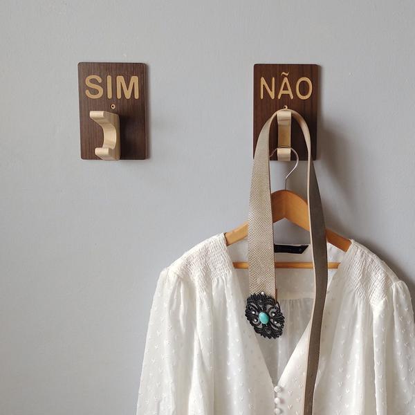 2 Ganchos pendurador provador de loja Sim Não pino duplo - Souvenir Decor Imagem de 2 Ganchos pendurador provador de loja Sim Não pino duplo
