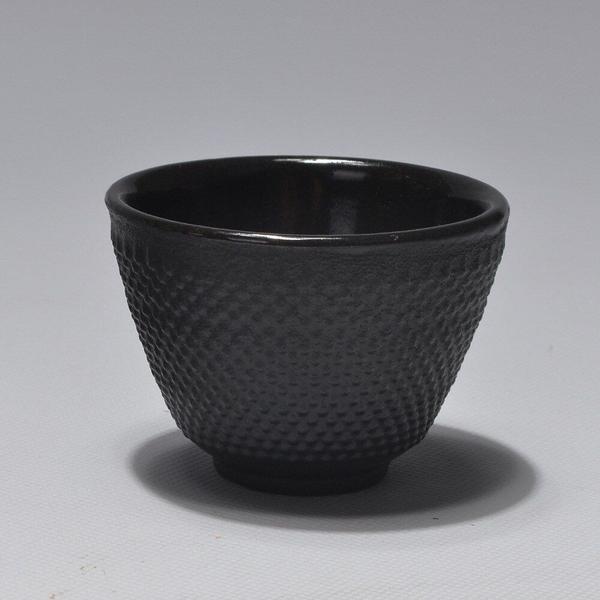 Imagem de 2 Pcs/Conjunto Copos genuínos de ferro fundido com copos de conjunto base com acessórios de almofadas de copo para chaleira 70ml Ferramentas de Kung Fu Top Gradecast Iron Teacupteacup Setkung Fu Cup