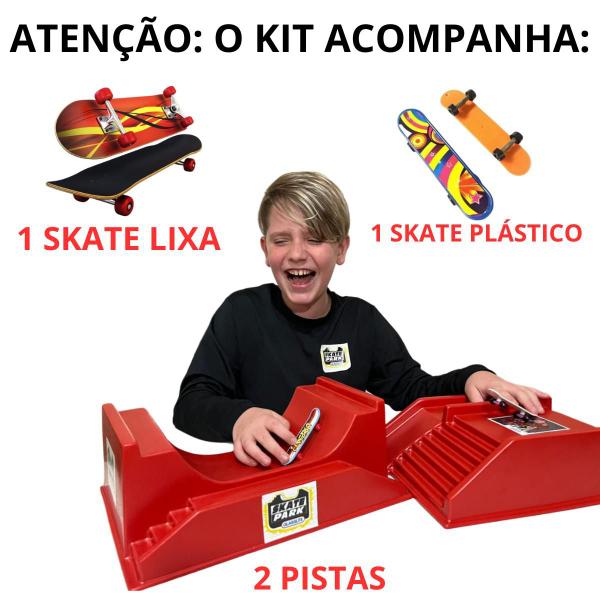 Imagem de 2 pista com skate dedo rampa half glasslite corrimão fixo escada vermelha