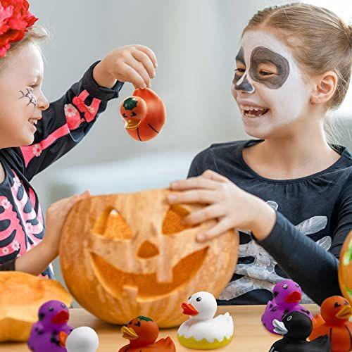 Imagem de 2 polegadas patinhos de borracha sortidos Mini patos de borracha em massa borracha ducky party suprimentos para meninos meninas truque ou tratar enchimentos de saco de guloseimas, brinquedos de banheira temáticos de Halloween (48 Pack)