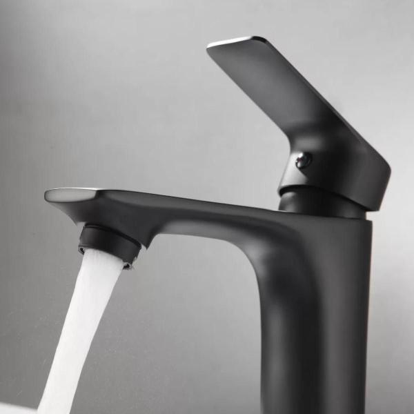 2 Torneira Misturador Monocomando Lavatório Bica Baixa Preto fosco - Creatore Metais Imagem de 2 Torneira Misturador Monocomando Lavatório Bica Baixa Preto fosco