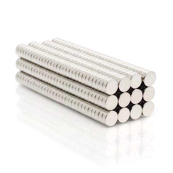200pcs. Imã De Neodímio 5x2 Redondo Pequeno 5mm X 2mm N35 - Neoimã Imagem de 200pcs. Imã De Neodímio 5x2 Redondo Pequeno 5mm X 2mm N35