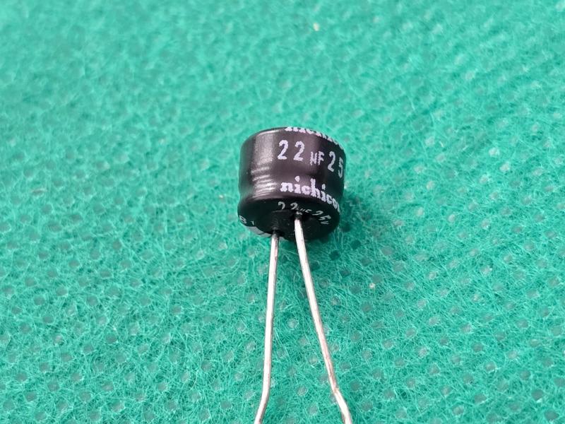 Imagem de 200x Capacitor Eletrolitico 22uf/25v 85 6,3x5mmm Nichicon