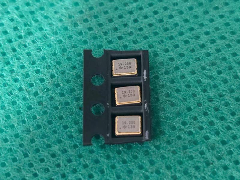 Imagem de 200x Cristal 19,200mhz 15pf 20ppm Smd 2,5x3,2mm