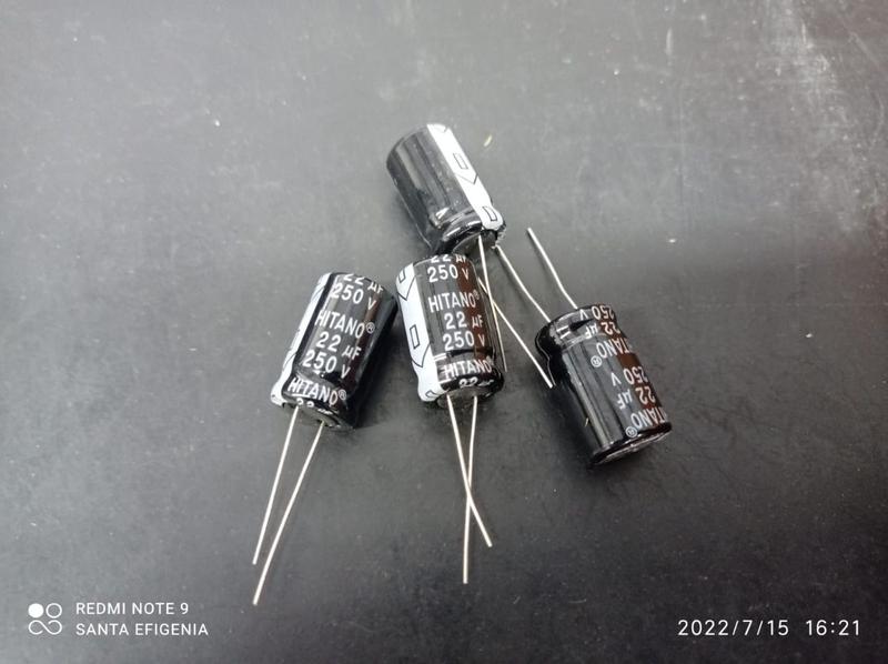 Imagem de 20x Capacitor Eletrolítico 22uf/250v 105 13x21mm Hitano