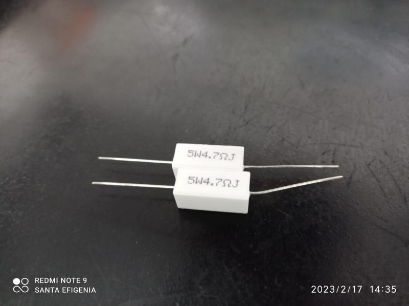 Imagem de 20x Resistor de Porcelana 4r7 5w 5%