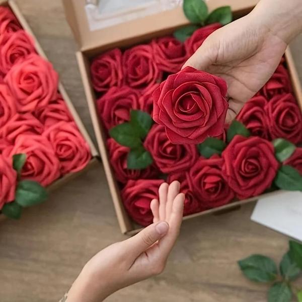 Imagem de 25 Rosas Artificiais com Hastes para Decoração - Buquês, Centros de Mesa e Festas