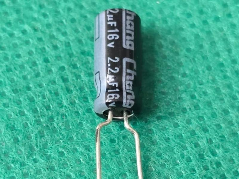 Imagem de 300x Capacitor Eletrolitico 2,2uf/16v 85º 5x11mm Chang