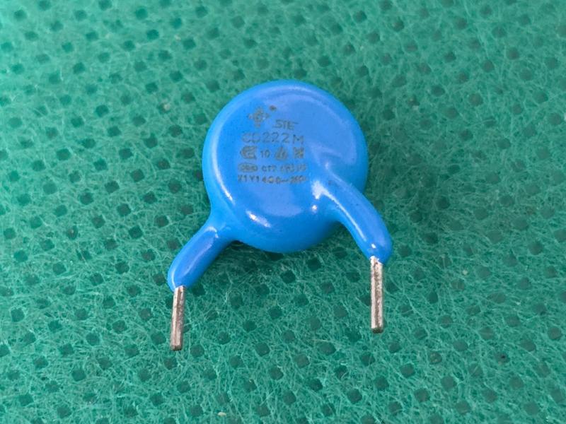 Imagem de 30x Capacitor Ceramico 2,2nf/400v = 2k2/400v y5v Pre Epox