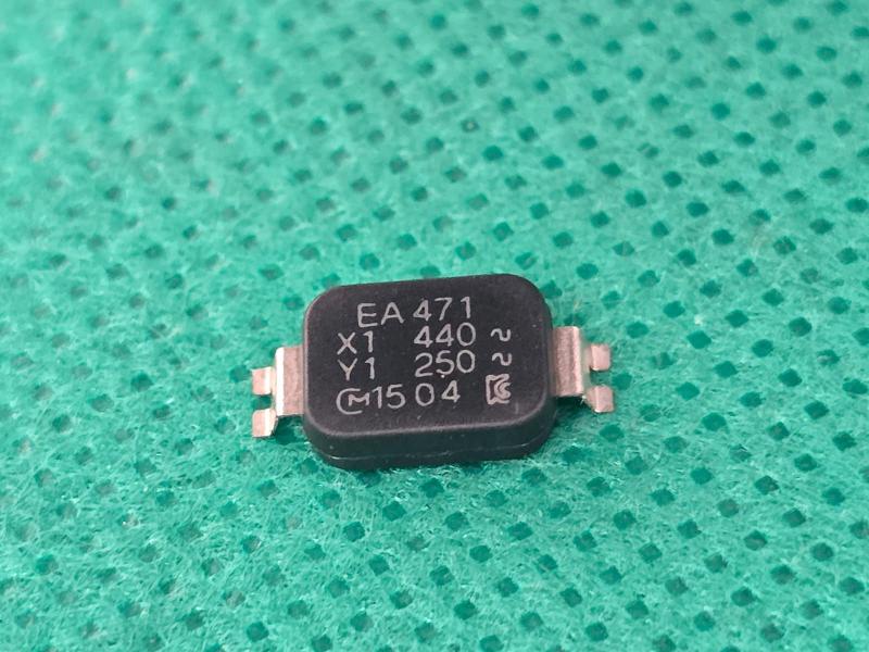 Imagem de 3x Capacitor Ceramico 470pf/250v Smd 10% 6x11,4mm Murata