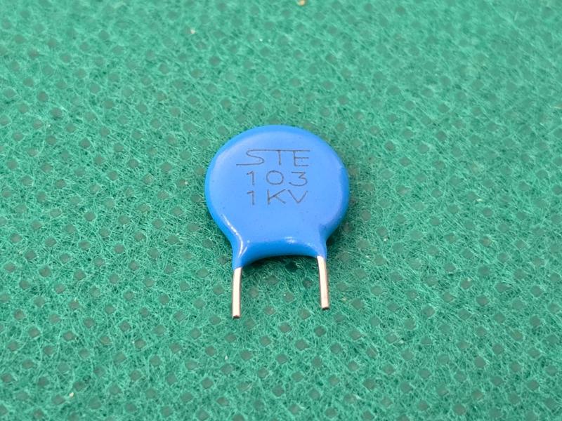 Imagem de 3x Capacitor Cermico 10nf/1kv = 10k/1kv Y5v Ste Pre Epox