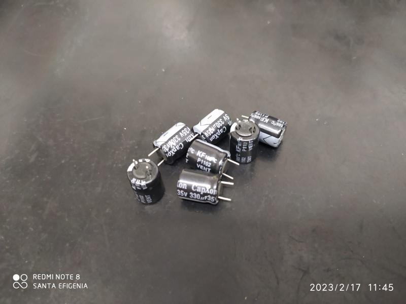 Imagem de 3x Capacitor Eletrolitico 330uf/35v 105 10x13mm Pre