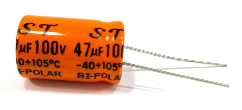 Imagem de 4 Capacitor Bipolar 47x100 e 2 Capacitor Poliester 6m8 250v