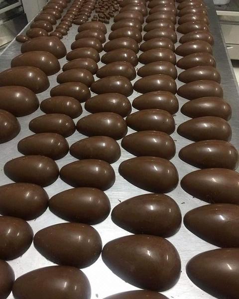 4 Forma de Chocolate Ovo De Pascoa 150g Bwb Gourmet Sp824 Imagem de 4 Forma de Chocolate Ovo De Pascoa 150g Bwb Gourmet Sp824