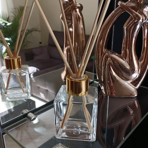 Imagem de 4 Frascos Aromatizadores De Vidro Cubo Transparente 100ml C/ Tampa Luxo + Varetas