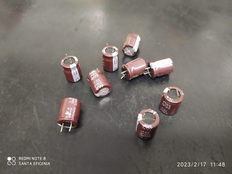 Imagem de 400x Capacitor Eletrolitico 330uf/35v 105 10x13mm Pre