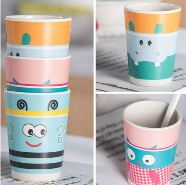 4pcs Kids Cups Set Natural Bamboo Fiber Baby Cup Toddler Water Suit Cartoon Animal Cute Creative Children Use Cup Daily Use Cup Copos (Conjunto A) - HTTN Imagem de 4pcs Kids Cups Set Natural Bamboo Fiber Baby Cup Toddler Water Suit Cartoon Animal Cute Creative Children Use Cup Daily Use Cup Copos (Conjunto A)