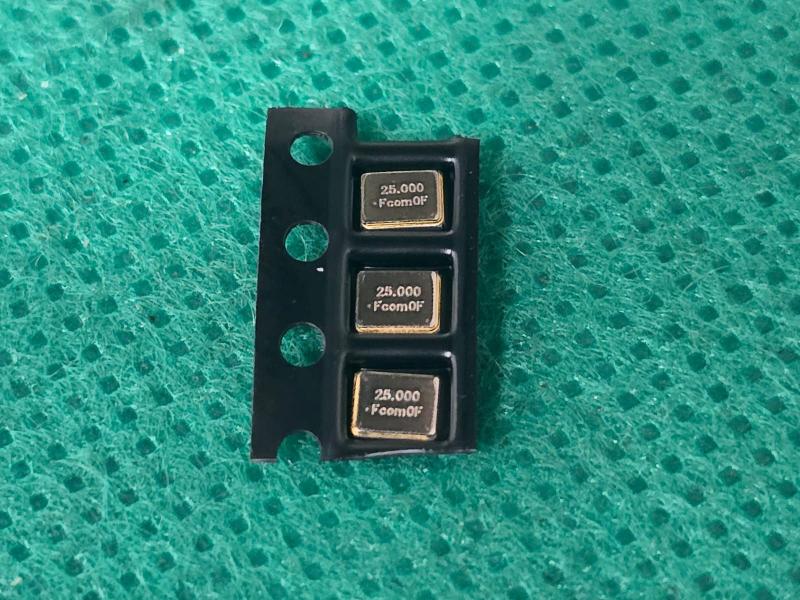 Imagem de 500x Cristal 25,000mhz 10pf 20ppm Smd 2,5x3,2mm