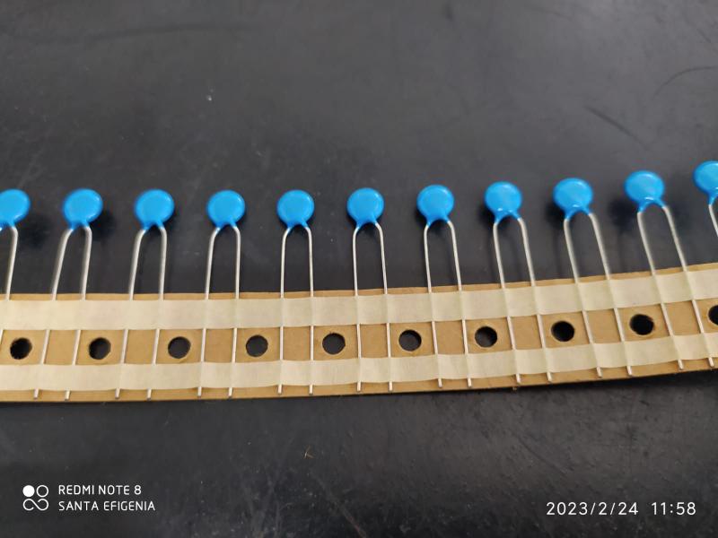 50x Capacitor Ceramico 1,5nf/2kv = 1k5/2kv 20% Y5u Epox Avx Imagem de 50x Capacitor Ceramico 1,5nf/2kv = 1k5/2kv 20% Y5u Epox Avx
