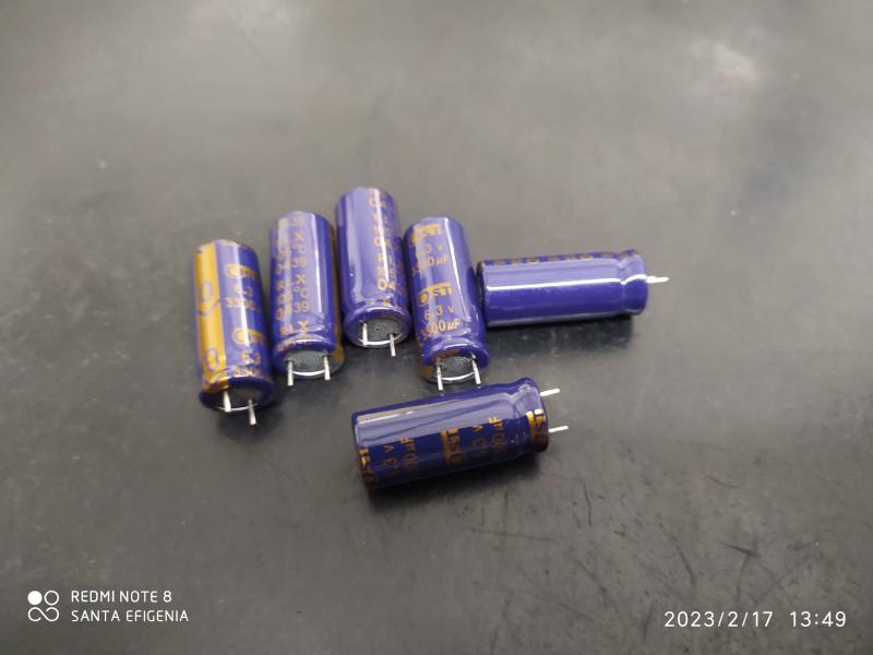 50x Capacitor Eletrolitico 3300uf/6,3v 105º 10x25mm Ost Imagem de 50x Capacitor Eletrolitico 3300uf/6,3v 105º 10x25mm Ost