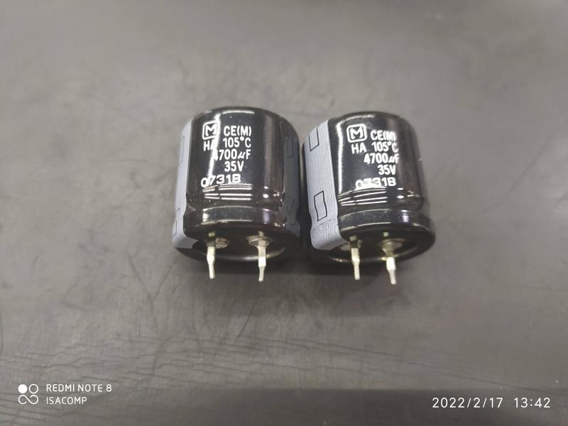 5x Capacitor Eletrolítico 4700uf/35v Snap-in 105º 25x25mm - Panasonic Imagem de 5x Capacitor Eletrolítico 4700uf/35v Snap-in 105º 25x25mm