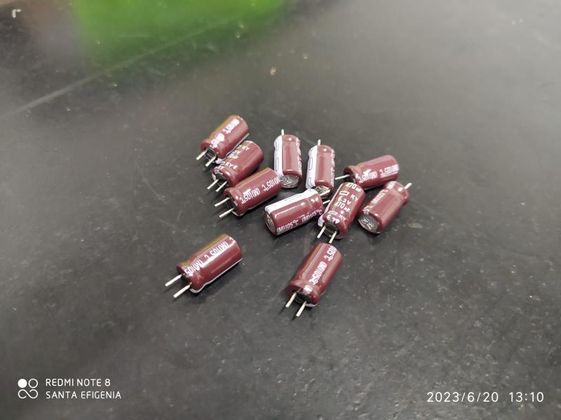 5x Capacitor Eletrolitico 470uf/6,3v 105 6,3x11mm - Chemicon Imagem de 5x Capacitor Eletrolitico 470uf/6,3v 105 6,3x11mm
