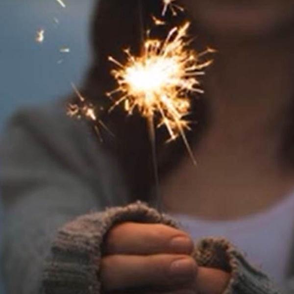 Imagem de 60 Velas Estrela Estrelinha Faísca Casamento Bolo Dourada Palito Aniversario Decorações Enfeites Baladas