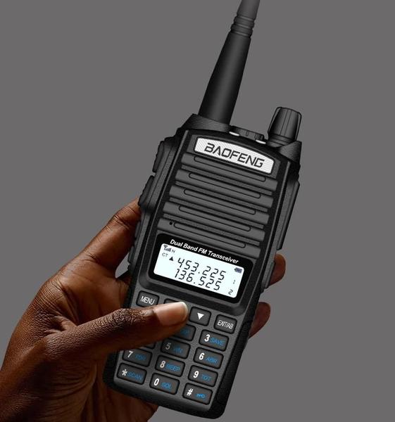 Imagem de 8W Profissional VHF UHF Baofeng UV82 FM Ham Radio Walkie Talkie Transceptor De Caça