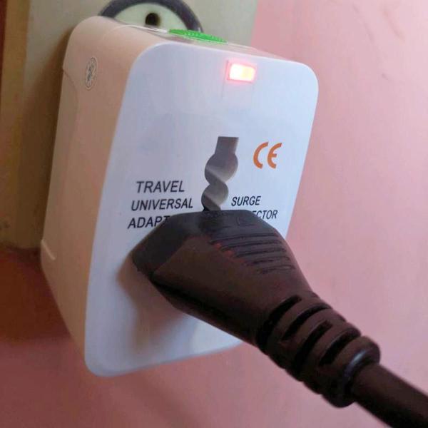 Imagem de Adaptador Tomada Londres Toda Europa Viagem 110V 220V 2 Unid