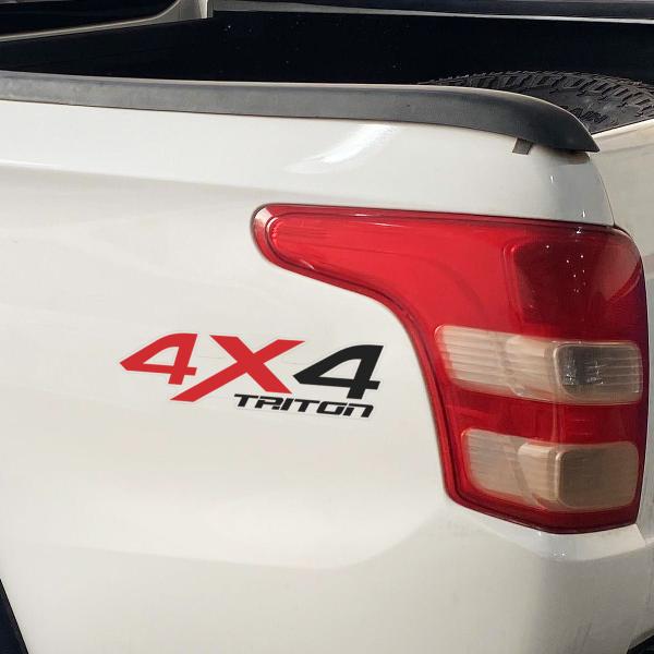 Imagem de Adesivos 4x4 L200 Triton Emblema Lateral Vermelho e Preto