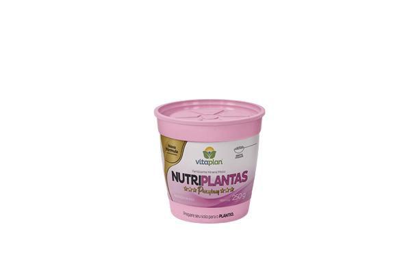Adubo Fertilizante Nutriplantas Premium 02-15-10 Vitaplan 250 gr Nutriplan Plantas Flores Hortaliças - Nutriplast Imagem de Adubo Fertilizante Nutriplantas Premium 02-15-10 Vitaplan 250 gr Nutriplan Plantas Flores Hortaliças