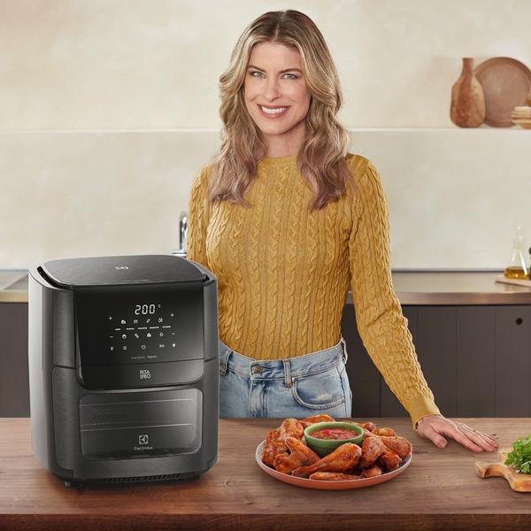 Imagem de Air Fryer Oven Electrolux por Rita Lobo 12L Digital Grafite Experience 1700W (EAF90)