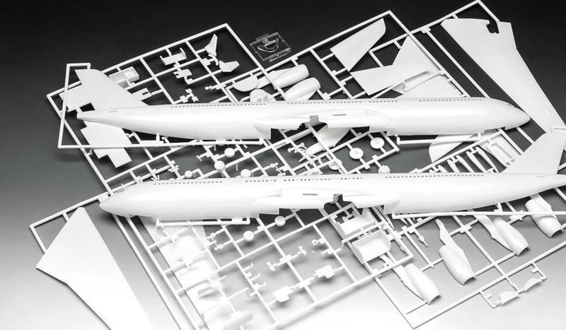 Imagem de Airbus A340-300 Lufthansa New Livery - 1/144 - Revell 03803