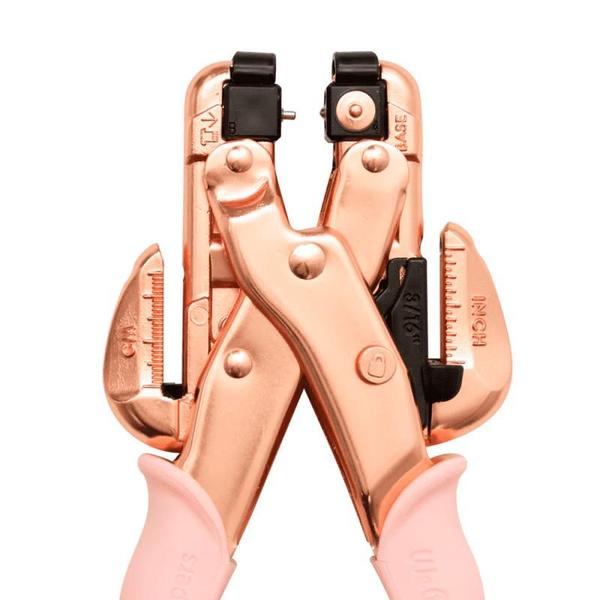 Alicate Aplicador De Ilhós Crop A Dile Rose Gold - We R - We R Memory Keepers Imagem de Alicate Aplicador De Ilhós Crop A Dile Rose Gold - We R