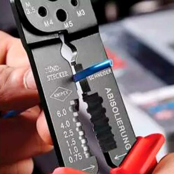 Imagem de Alicate Prensa Terminal Manual 0,5 a 6,0 mm Isolada Knipex 97 22 240