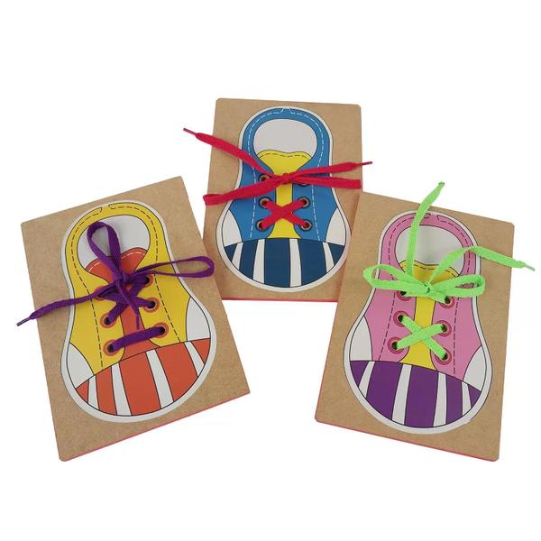 Alinhavo amarrando os sapatos brinquedo educativo - BRINQUE E LEIA Imagem de Alinhavo amarrando os sapatos brinquedo educativo