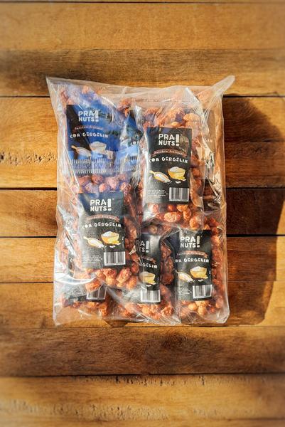 Amendoim Doce Crocante Cri-Cri Com Gergelim - 90g - Pra Nuts Imagem de Amendoim Doce Crocante Cri-Cri Com Gergelim - 90g - Pra Nuts