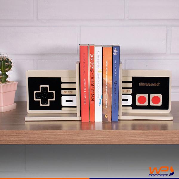 Imagem de Aparador de Livros Controle Nintendo Famicom Presente Geek