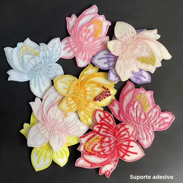 Imagem de Apliques de Flor de Lótus Bordados (8,5cm) - Para Roupas e Vestidos