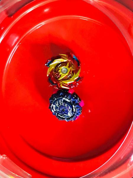 Imagem de Arena de batalha Beyblade Standard - Padrão Vermelha